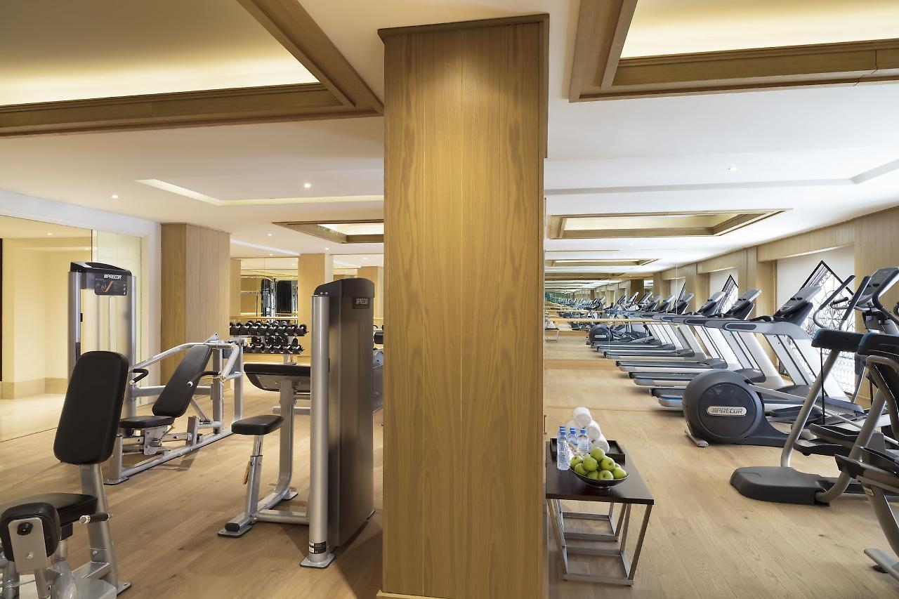 Al Najada Doha Hotel By Tivoli מראה חיצוני תמונה The gym at The Westin Mumbai