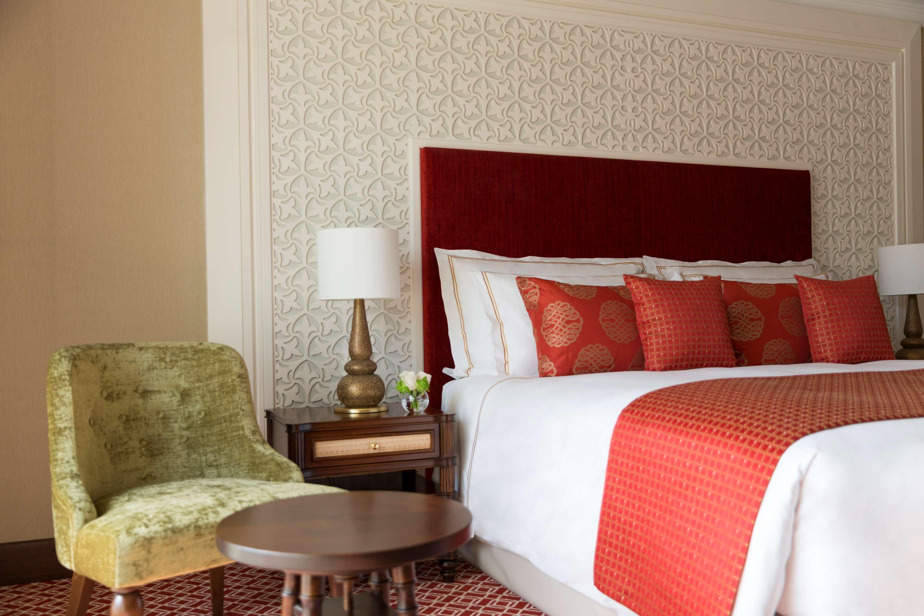 Al Najada Doha Hotel By Tivoli מראה חיצוני תמונה A bedroom at the Taj Mahal Palace