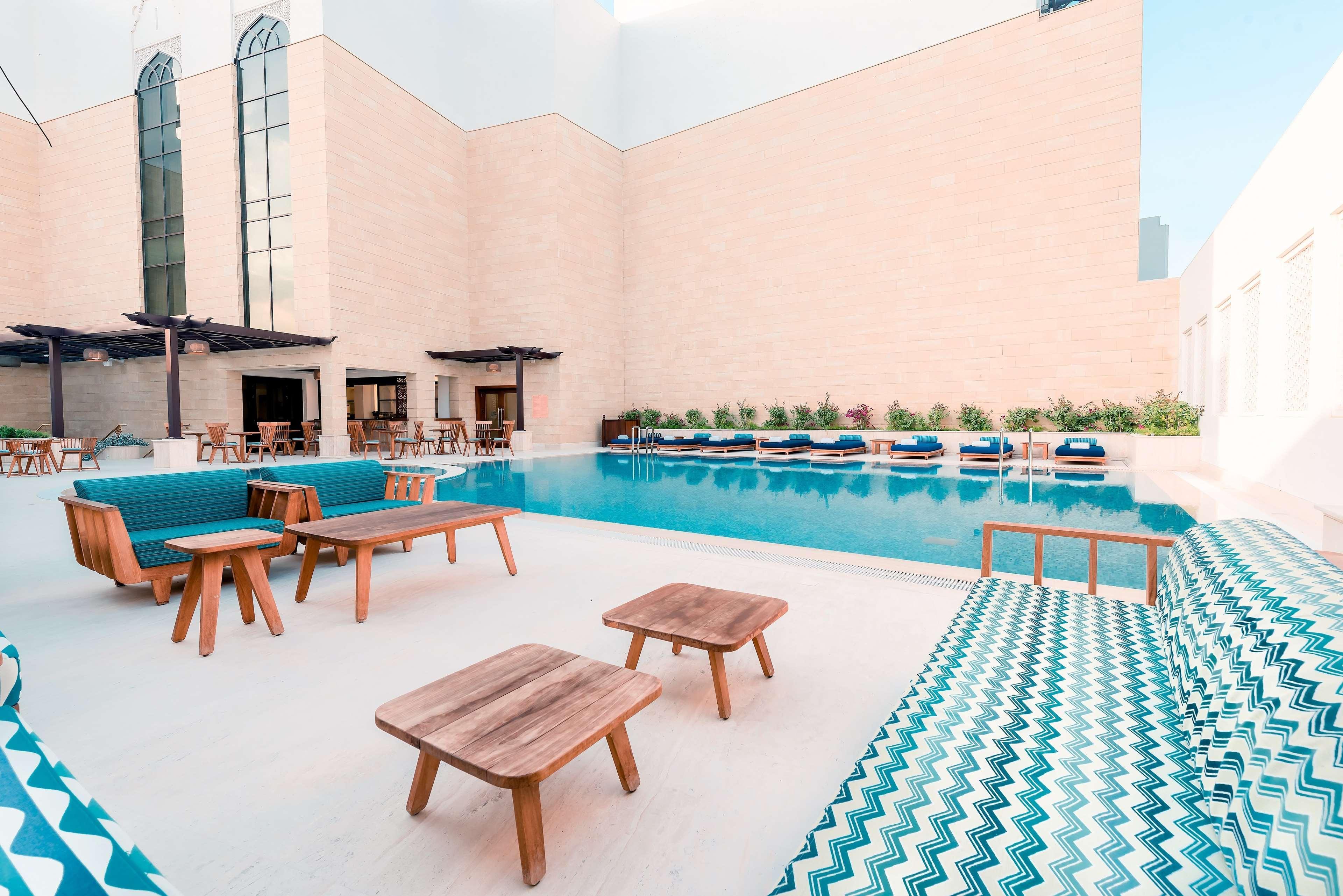 Al Najada Doha Hotel By Tivoli מראה חיצוני תמונה The pool at the hotel